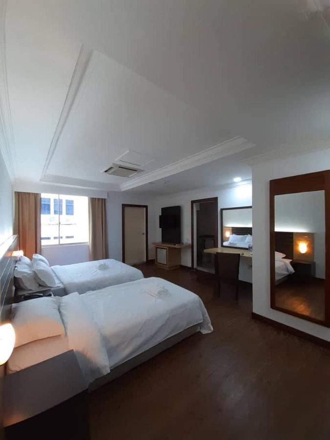 Sara Hotel Labuan Esterno foto