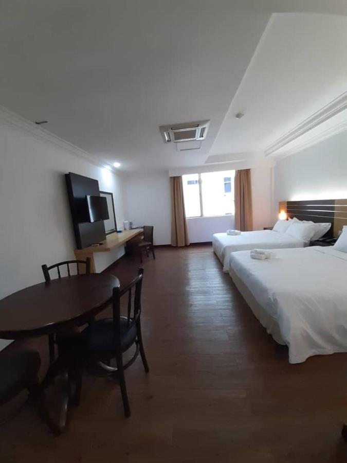 Sara Hotel Labuan Esterno foto