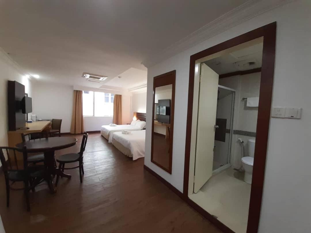 Sara Hotel Labuan Esterno foto