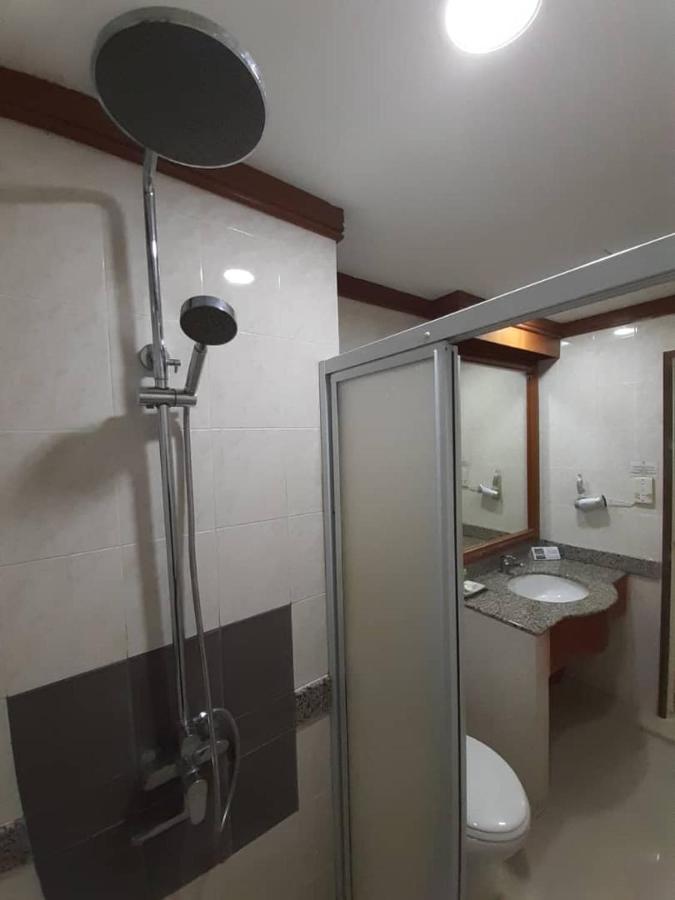 Sara Hotel Labuan Esterno foto